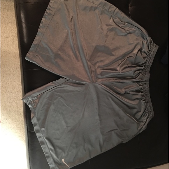 Nike dri fit athletic shorts great condition! - Picture 1 of 6